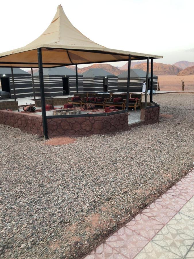 Flowers Rum Camp Wadi Rum Exterior foto